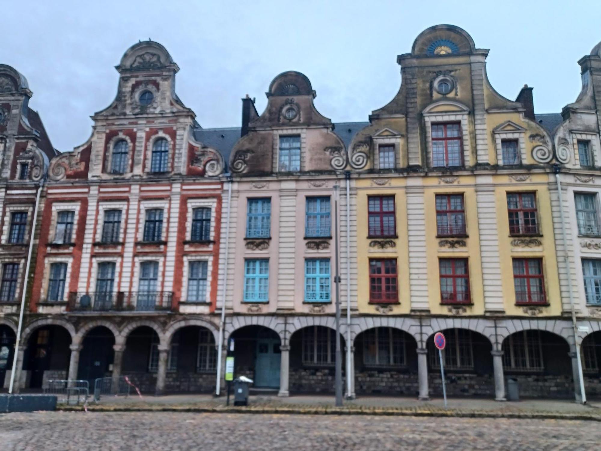 Au Coeur De La Grand Place أراس المظهر الخارجي الصورة